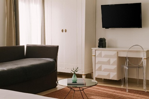 Salute Palace powered by Sonder image 9