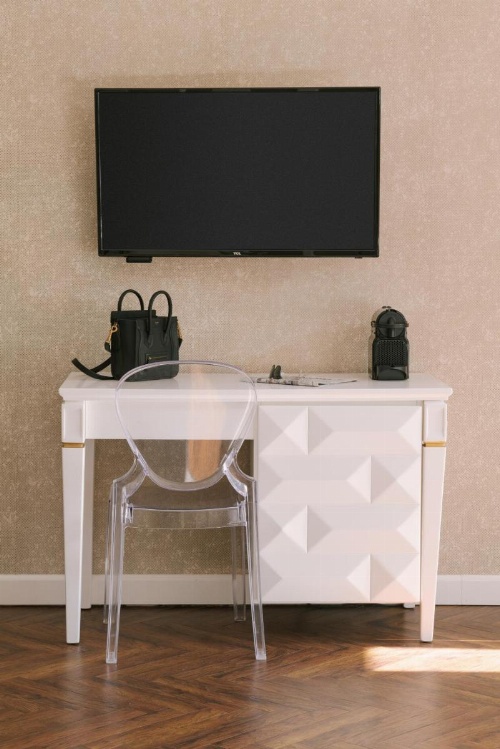 Salute Palace powered by Sonder image 11