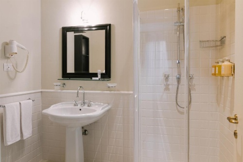 Salute Palace powered by Sonder image 14